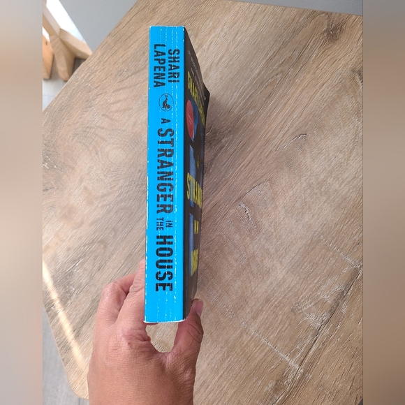 A Stranger in the House by Shari Lapena - Picture 3 of 3